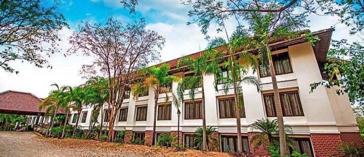 Tak Andaman Resort & Hotel Kültér fotó